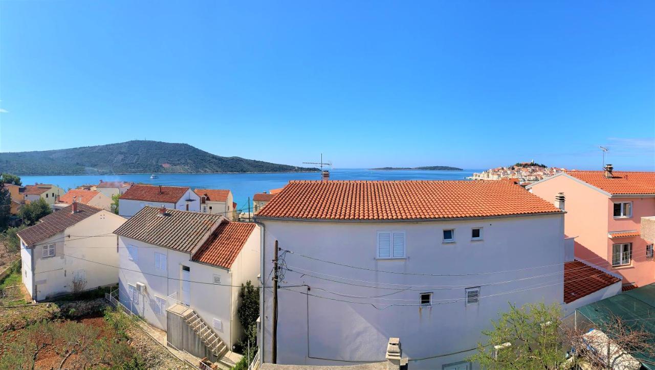 Roko apartment house Primošten Buitenkant foto